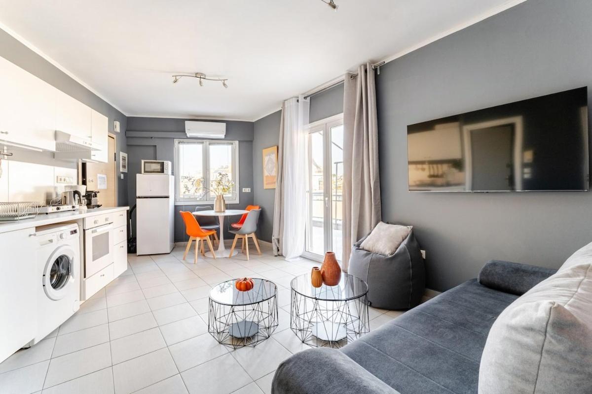 Lovely Apt W/Heated Jacuzzi &Full Acropolis View Atina Dış mekan fotoğraf
