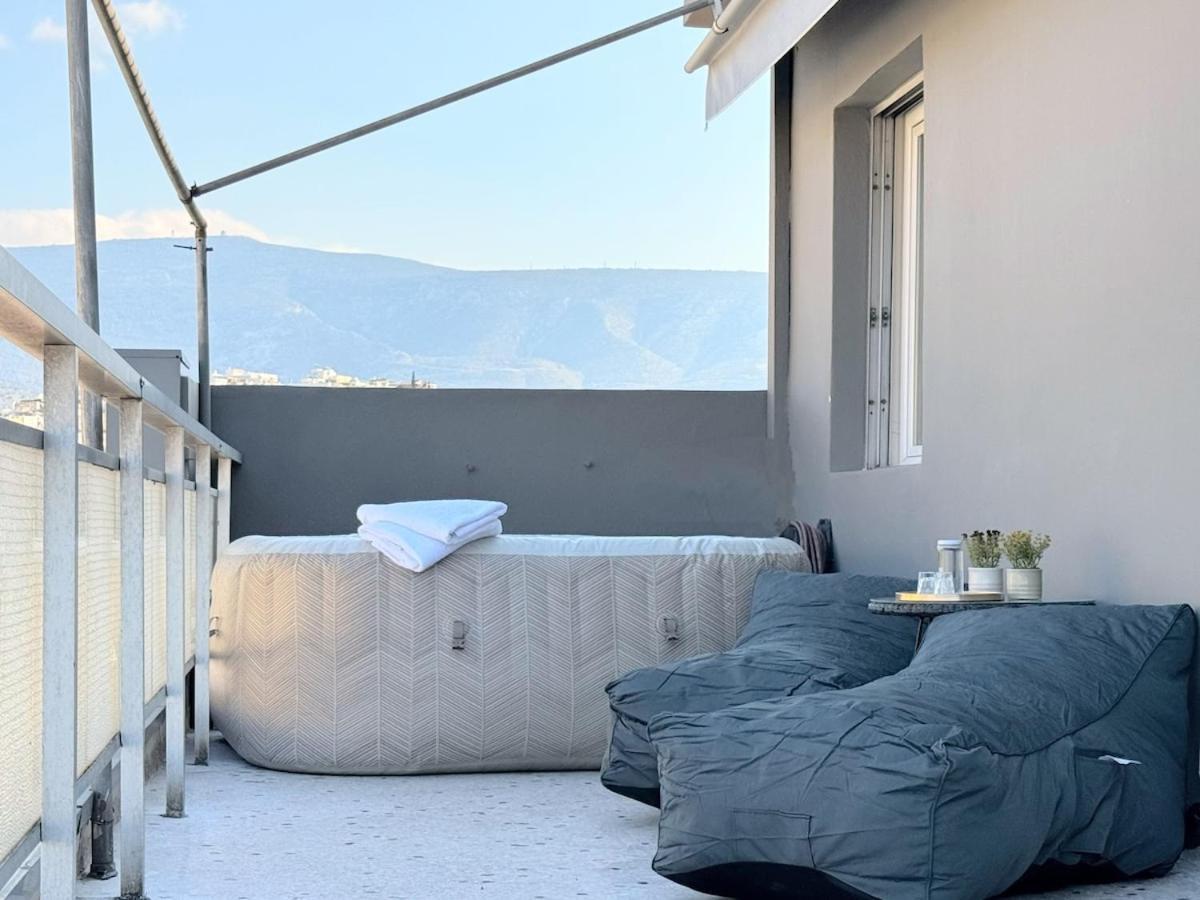 Lovely Apt W/Heated Jacuzzi &Full Acropolis View Atina Dış mekan fotoğraf