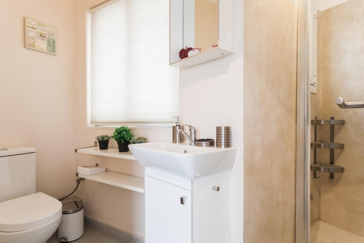 Lovely Apt W/Heated Jacuzzi &Full Acropolis View Atina Dış mekan fotoğraf