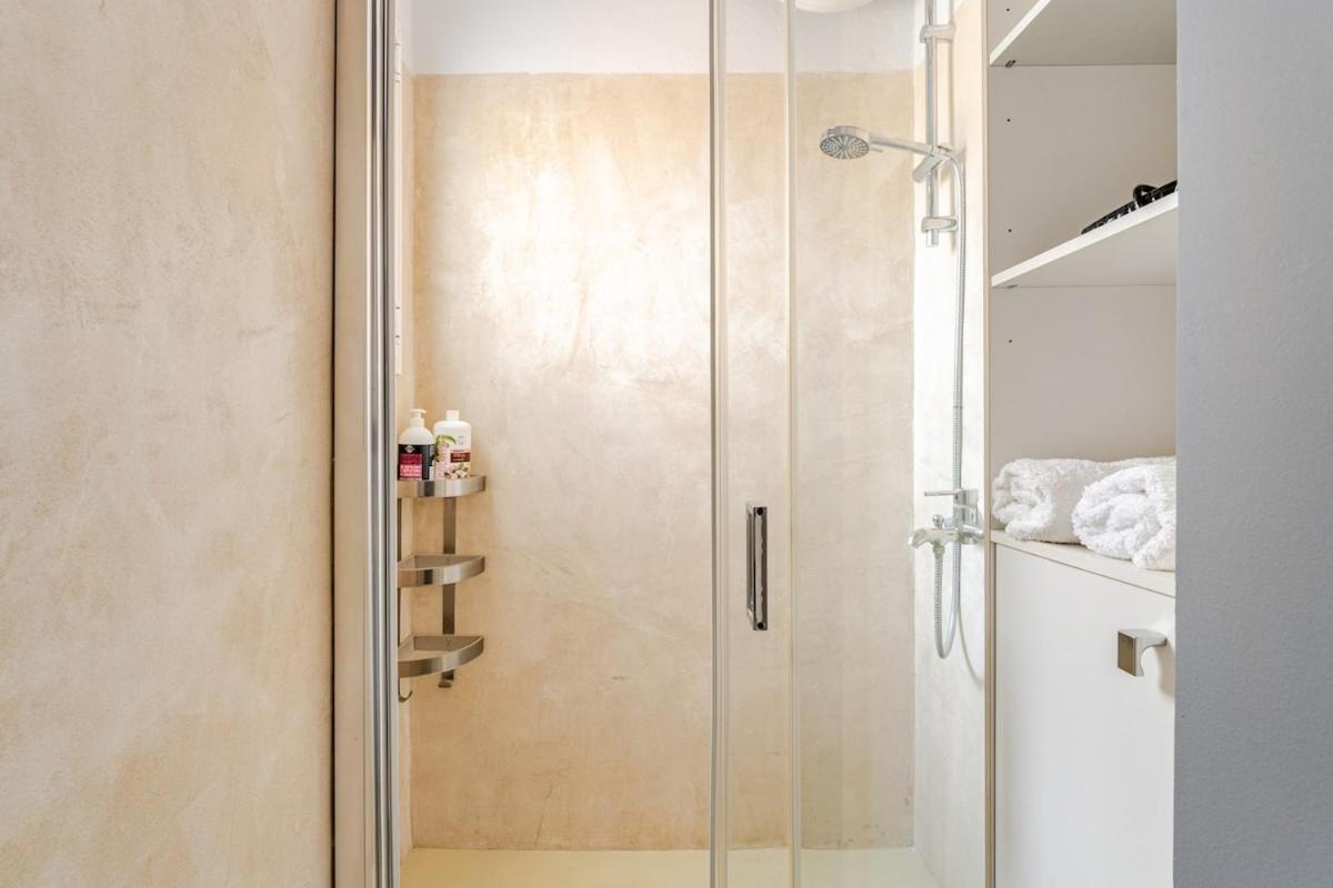 Lovely Apt W/Heated Jacuzzi &Full Acropolis View Atina Dış mekan fotoğraf