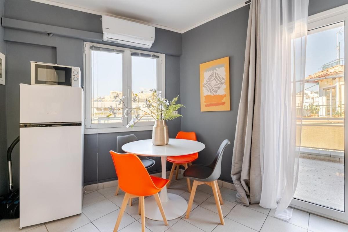 Lovely Apt W/Heated Jacuzzi &Full Acropolis View Atina Dış mekan fotoğraf