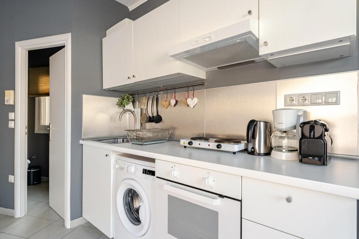 Lovely Apt W/Heated Jacuzzi &Full Acropolis View Atina Dış mekan fotoğraf